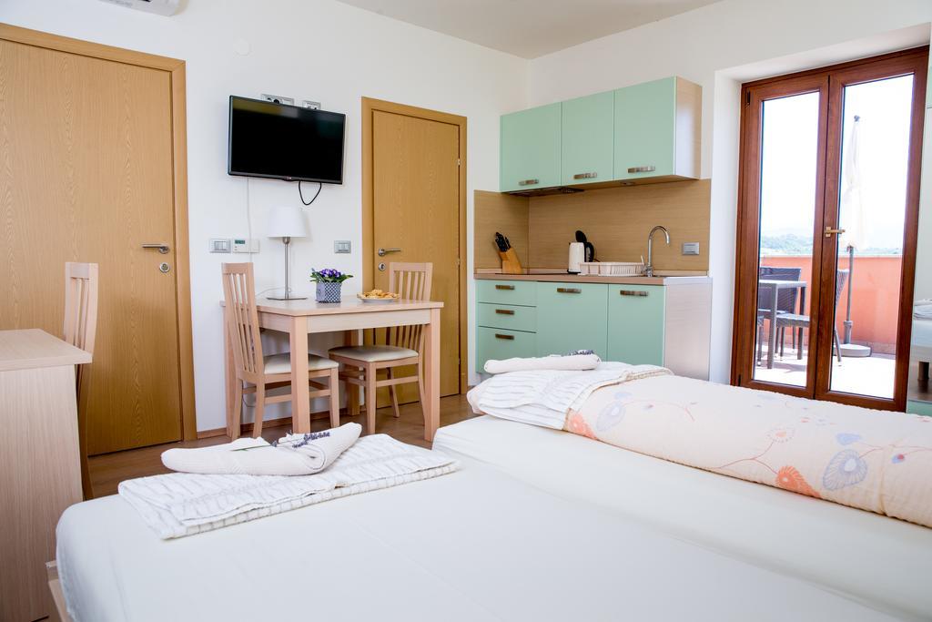 Zoi Apartments Dobrovo Esterno foto