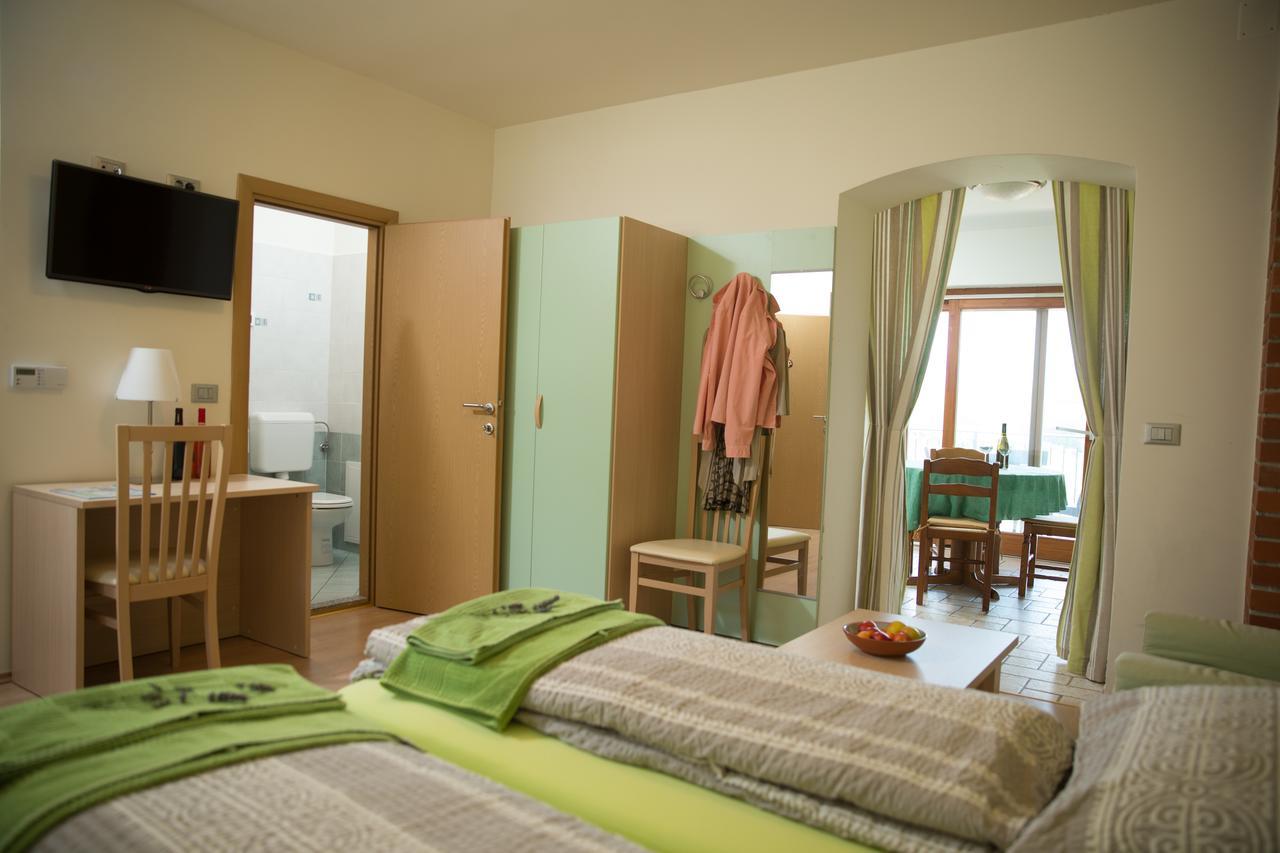 Zoi Apartments Dobrovo Esterno foto